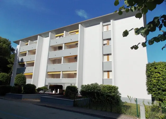 Charming Near The In Apartmán